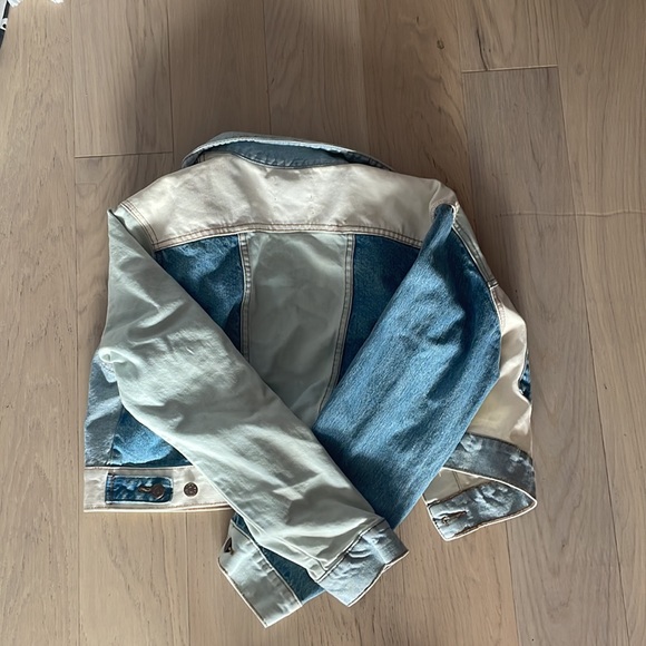 Urban Outfitters cropped patchwork denim jacket - Picture 3 of 3